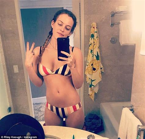 Riley Keough Flaunts Her Svelte Figure In Sizzling Striped Bikini Daily Mail Online