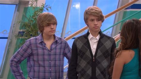 Picture Of Cole And Dylan Sprouse In The Suite Life On Deck Episode Graduation On Deck Cole