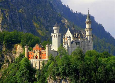 Facts About Neuschwanstein Castle Plus Lovely Pictures