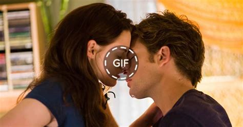 Smartphone Generation Worlds TOP 9 Hottest Kissing GIFs That You Have
