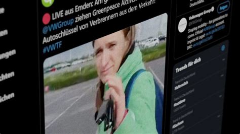 Greenpeace selbst spricht von 1.500 schlüsseln von abgasautos, volkswagen selbst bestätigte auf anfrage von. VW-Exporthafen Emden: Greenpeace zieht Verbrennern den ...
