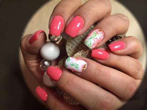 Ciaoo a tutti, a me piace molto decorare unghie e appunto ci passo il tempo a decorare e disegnare unghie ♥ non sono molto. Ricostruzione Unghie in gel - refill + decorazione - YouTube