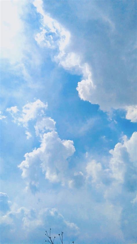 Wallpaper Blue Sky With Clouds Aesthetic Amazing Design Ideas