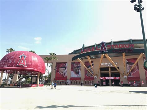 カリフォルニア、アナハイムのエンゼル スタジアム オブ アナハイム周辺の観光名所の 129,638 件の口コミ、および投稿された写真 34,520 枚を見る。 ロサンゼルス観光ブログ-エンゼルススタジアム見学ツアー