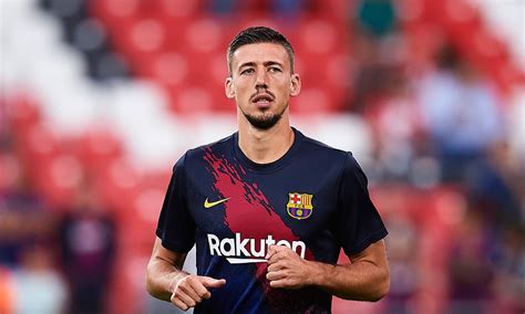 His current girlfriend or wife, his salary and his tattoos. Barcelona deve renovar contrato de Clement Lenglet