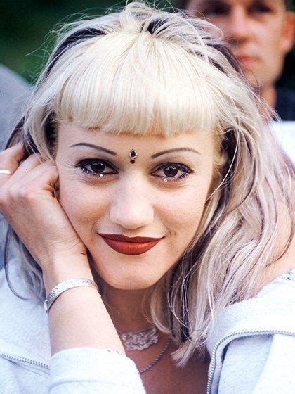 The Most Embarrassing S Beauty Trends Gwen Stefani Style Gwen