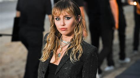 Miley Cyrus Revealed Shes Now Two Weeks Sober ‘i Fell Off Glamour