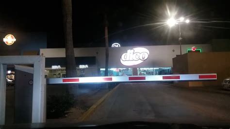 Macroplaza Tijuana Recorrido En Auto De Noche De Col Las Torres P