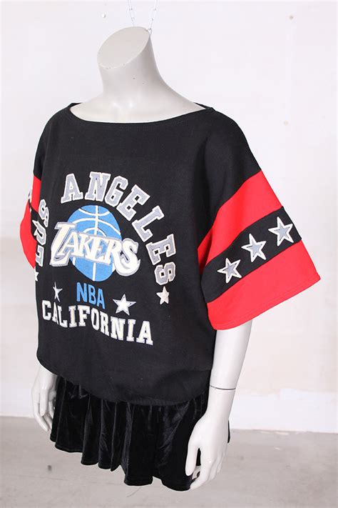 Choose from several designs in los angeles lakers champs tees and champions shirts from fansedge.com. Vintage LA Lakers t-shirt NBA California - Froufrou's