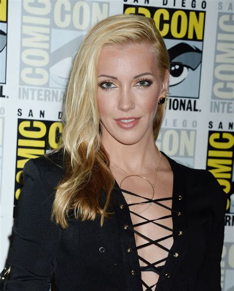 Katie Cassidy At Arrow Press Line At Comic Con In San Diego 07222017