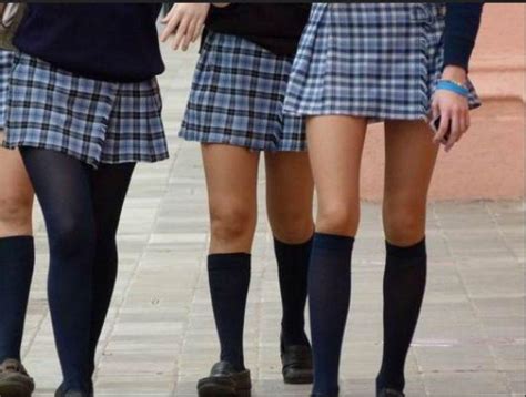 Prohíben A Escolares Usar Faldas Para Que Profesores No Se Distraigan