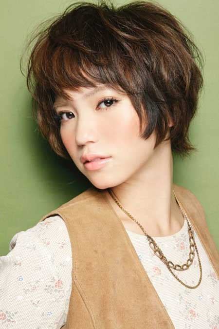 The pompadour is not only for men with straight hair. 20 Pretty Short Asian Hairstyles