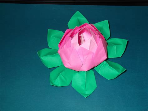 Modular Origami Lotus Flower Tutorial · An Origami Flower · Version By