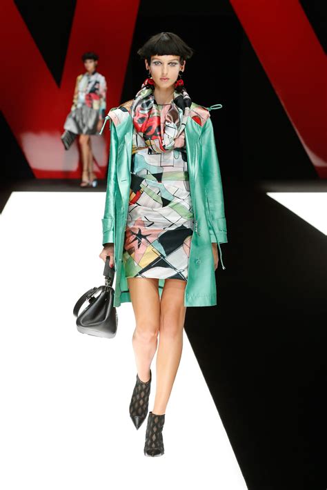 Explore the world of beauty with the official armani beauty website. GIORGIO ARMANI SPRING SUMMER 2018 WOMEN'S COLLECTION | The ...