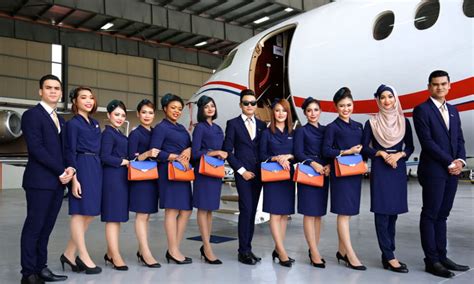 Cabin crew members play a key role with regard to passenger and operational safety. Quoet Cabin Crew ~ Cabina