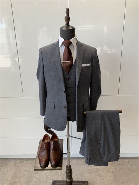 5 Reasons You Need a Tailor Made Suit In Your Closet - Suit Vault