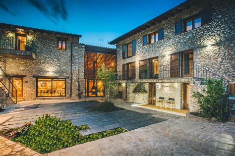 Esta casa rural se encuentra en la pedanía de vicorto, en el municipio albacetense de elche de la sierra. Intrepid Hotel Rural - Adults Only, Pi - Precios ...