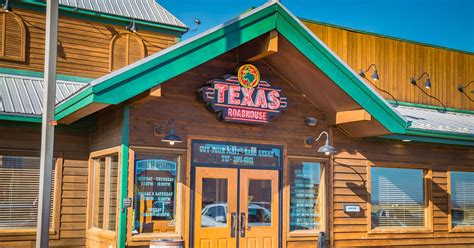Texas Roadhouse restaurants turn cash-positive again