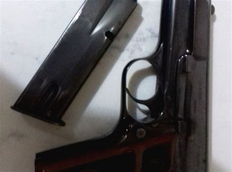 Temiz ve bakımlı belçika yapımı orjinal sinekli 14 lü browning çift şarjör.kelebek deri kılıf hediyeli. Belcika Browning 14 lü, silah satanlar, silah ilanı ...