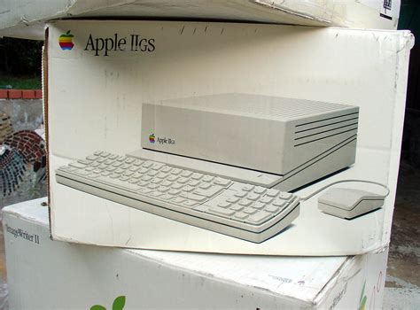 Digibarn Systems Unpacking And Booting Up A Complete Apple Iigs Woz