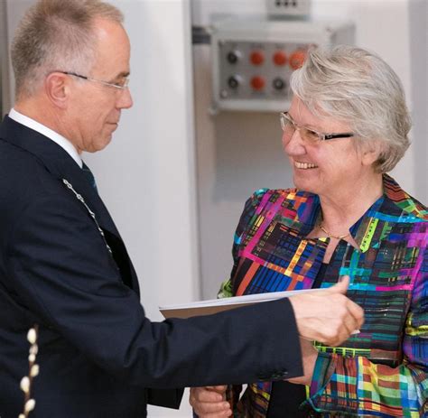 Maybe you would like to learn more about one of these? Ehrenwürde: Annette Schavan ist noch mal Doktor geworden ...