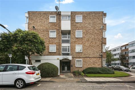 Martin And Co Wanstead 1 Bedroom Apartment Sstc In Queenswood Gardens