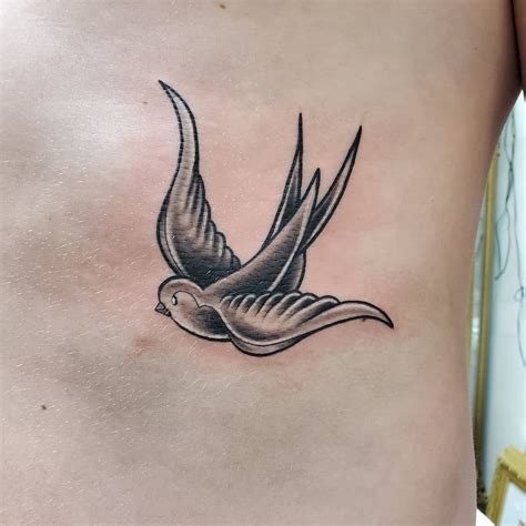 Sparrow Tattoo Meanings Small Sparrow Tattoos Sparrow Tattoo Design