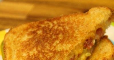 Dill pickle bacon grilled cheese. Fantastical Sharing of Recipes: Dill Pickle Bacon Grilled ...