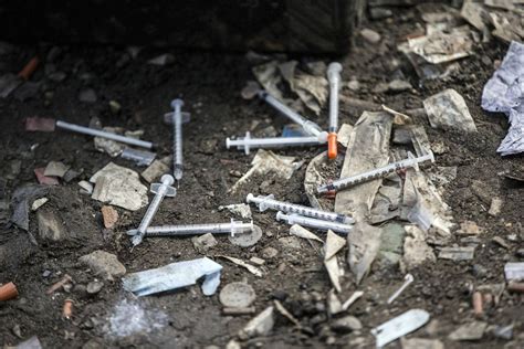 Soaring Overdose Deaths Cut Us Life Expectancy For Second Straight