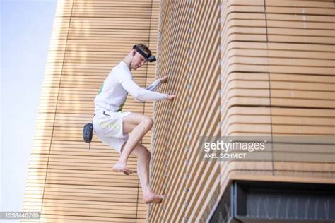 Barefoot Climber Photos And Premium High Res Pictures Getty Images