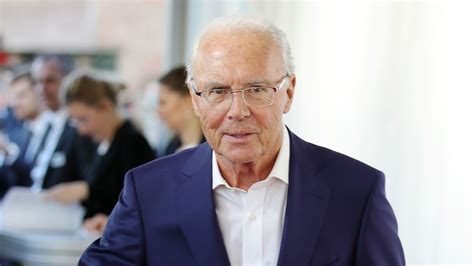 Franz beckenbauer is the only man to have won the world cup both as a player and as a manager. Nach Herz-OP: Franz Beckenbauer ist nicht mehr "der Alte ...