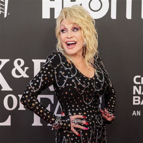 Dolly Parton Admits Her Husband Carl Told Her Not To Cover Stairway To