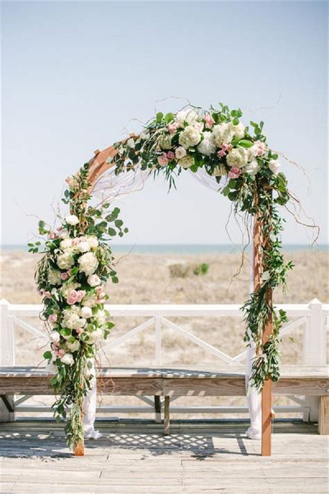 10 Elegant Diy Floral Wedding Arch Decorating Inspirations Godiygocom