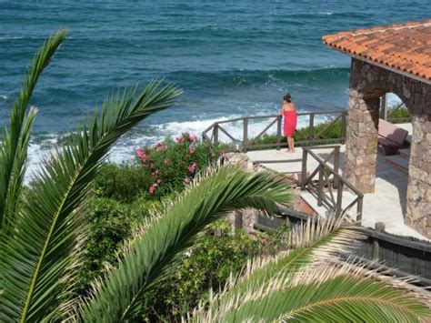 Parking on the road is always available. Porto Alabe villas overlooking sea - Foto di Spiaggia ...