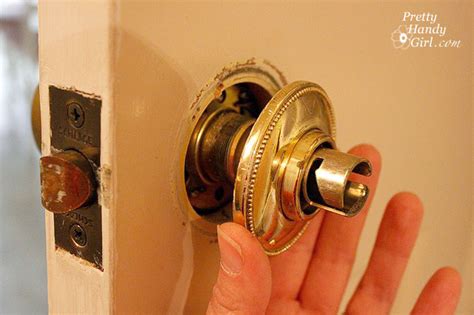 Apr 15, 2021 · to remove the commercial handle, simply look for a tiny hole at the base of the handle or the trim ring resting against the door. Remove door knob without screws - Door Knobs