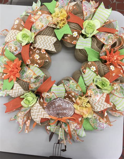 Pin by BumbleBee Wreaths on BumbleBee Wreaths | Handmade wreaths, Christmas wreaths, Holiday decor