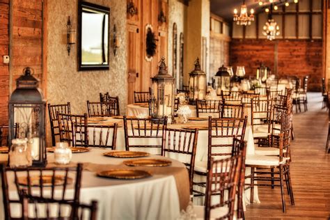 Rustic barn wedding venue located on 6 acres of property at the foothills of the smoky mountains. Houston Wedding Venues | Rustic Barn