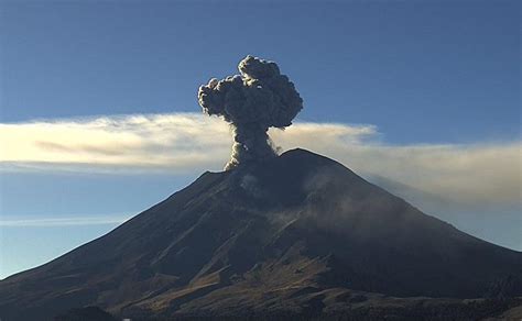 Volcán Popocatépetl Emite Fumarola Y Se Espera Caída De Ceniza En