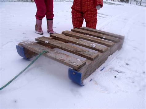 8 Terrific Pallet Sleds You Can Make Quickly 1001 Pallets