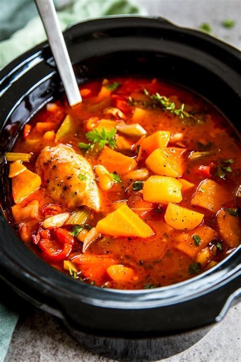 A chicken stew made right will never do you wrong. Tuscan White Bean Crock Pot Chicken Stew | Savory Nothings