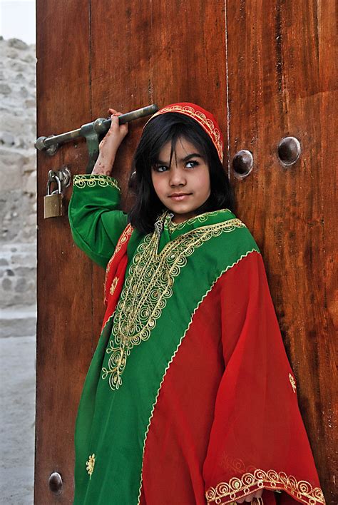 A bahraini girl wearing traditional dress | Smithsonian Photo Contest ...