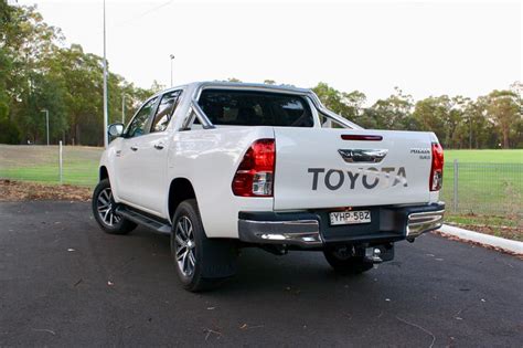Toyota Hilux Sr5 2018 Review Snapshot Carsguide