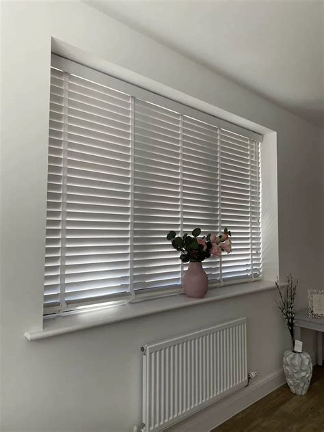 How To Remove Horizontal Blinds With Hidden Brackets Huetiful Homes
