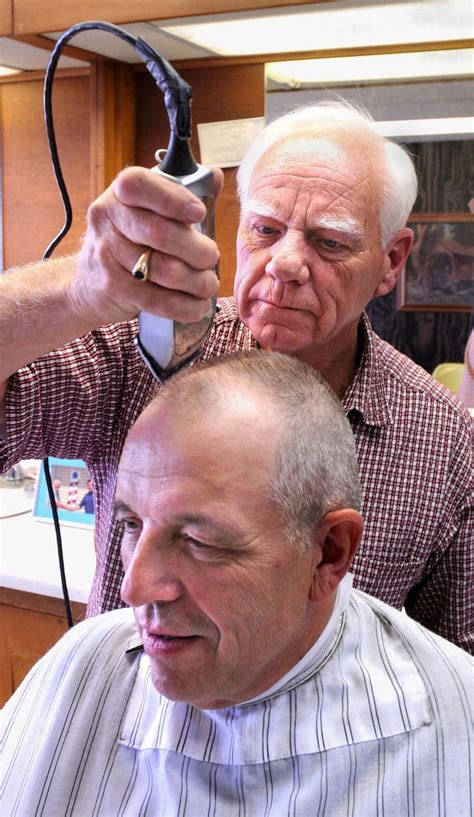 Grandville barber of 50 years retires, worries his trade is dying 