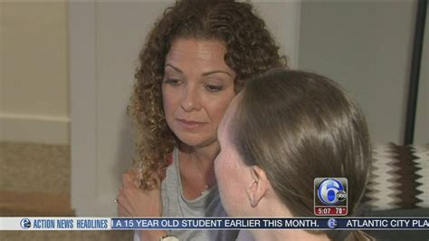Community Helps Mother Son Get Back On Their Feet 6abc Com