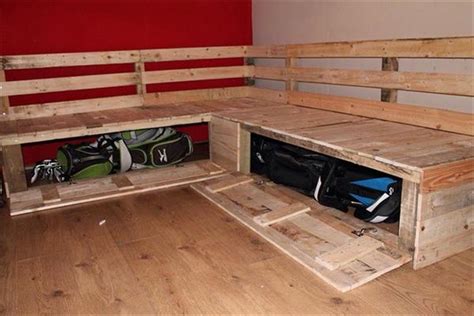 Pallet corner sofa with table. Increase Sitting Space with Pallet Corner Sofa | Pallets ...
