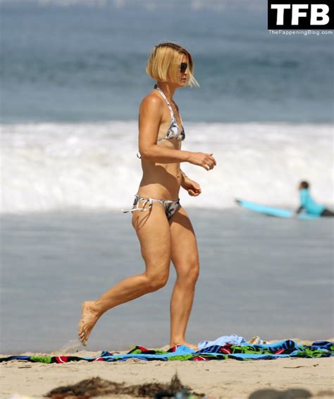 Claire Danes Shows Off Her Fit Physique On The Beach In Malibu Photos Jihad Celeb
