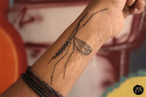 Mosquito Dotwork Tattoo Via Qkila Best Tattoo Ideas Gallery Idées
