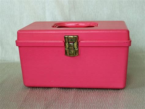 Vintage Hot Pink Plastic Sewing Box 95 X 6 X Etsy Sewing Box Pink