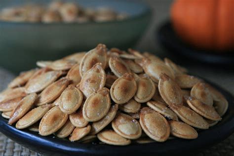 Skillet Toasted Pumpkin Seeds Anolon Easy To Make Snacks Easy Meals